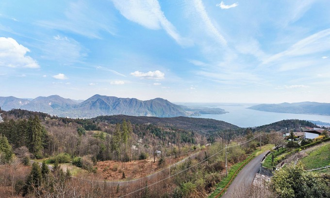 Premeno Apartment | Apartment Bella Vista with Lake View, Garden & Wi-Fi