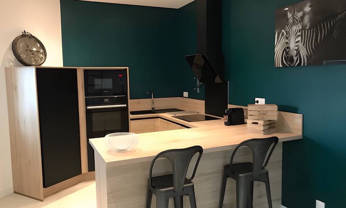 Bourg-sur-Gironde Apartment | Apartment 'Bellevue' with Wi-Fi and Air Conditioning