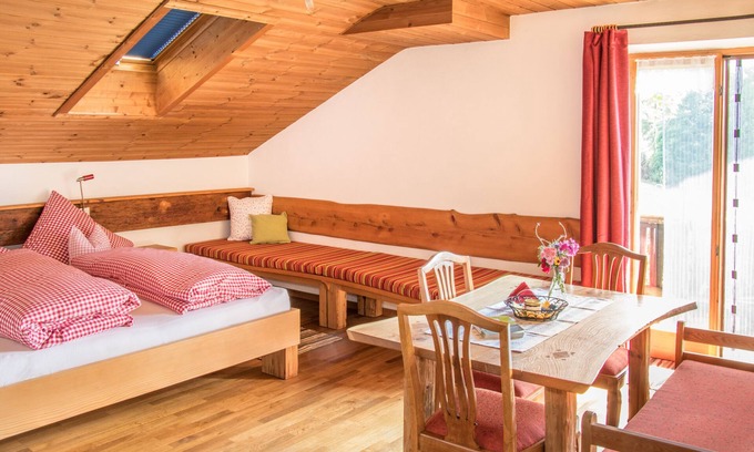 Riedering Apartment | Apartment Bernadette 40sqm with balcony and mountain view