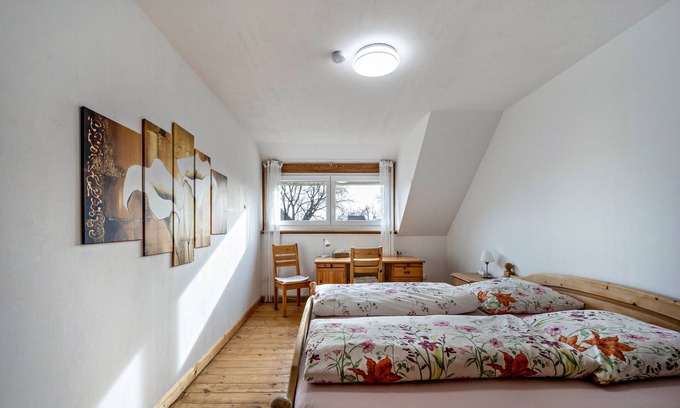 Wangen im Allgaeu Apartment | Apartment 'Bio Ferienhof Rall' with Shared Garden and Wi-Fi