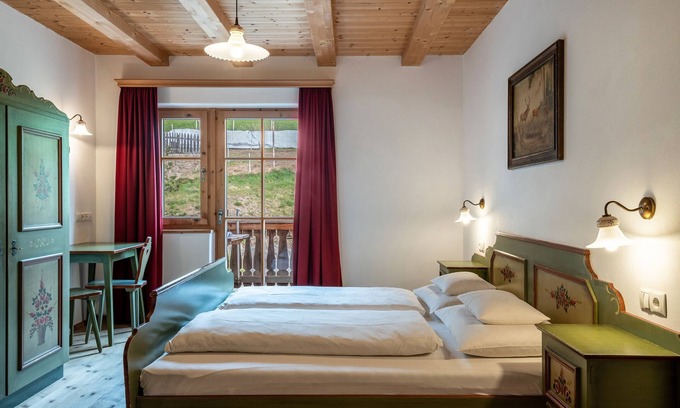 Lajen Apartment | Apartment 'Biohof Maurer Apt Bergblick' with Mountain View, Shared Garden and Wi-Fi