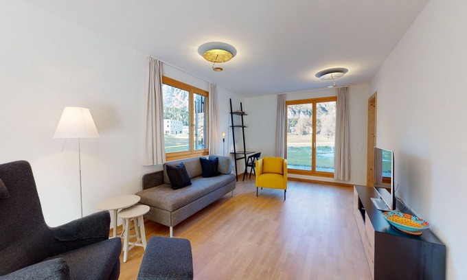 Maloja Apartment | Apartment Blaunca - Bright Apartment with Terraces in Maloja