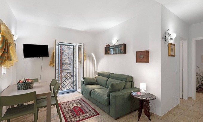 Cipressa Apartment | Apartment 'Bosco' with Wi-Fi
