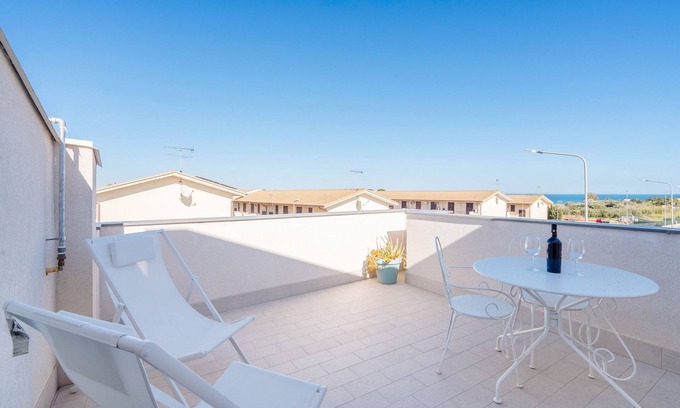 Avola Apartment | Apartment 'Boutique - Blue Sea' with Sea View, Wi-Fi and Air Conditioning