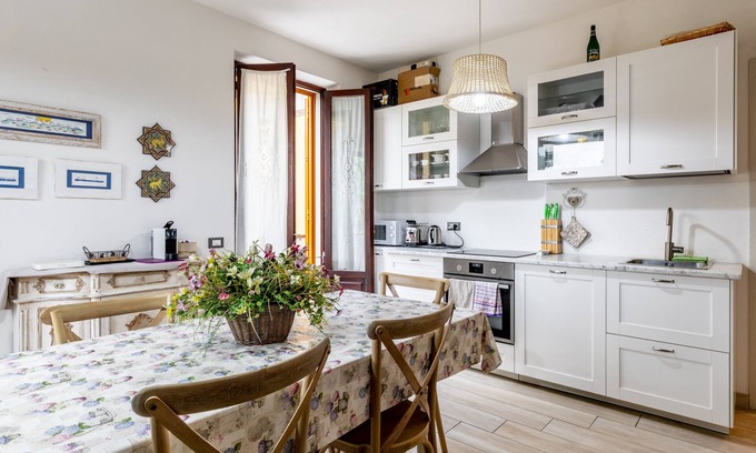Marina di Carrara Apartment | Apartment 'Brezza Marina' with Sea View, Wi-Fi and Air Conditioning