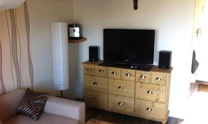 Westerstede Apartment | Apartment Burgforde - holiday home in the countryside