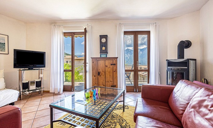 Aer Apartment | 'Apartment Capri' with Lake View, Garden & Wi-Fi