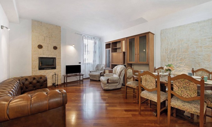 Solarolo Apartment | Apartment 'Cardo' with Balcony and Wi-Fi
