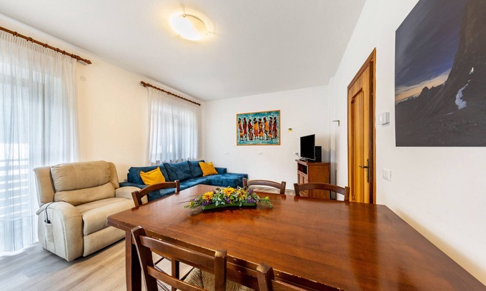 Auronzo di Cadore Apartment | Apartment 'Casa Da Rin Giulia' with Mountain View, Private Terrace and Wi-Fi