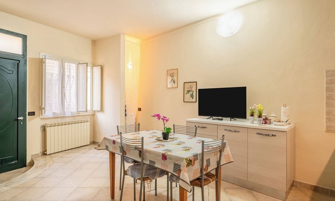 Vicopelago Apartment | Apartment 'Casa Angeli - By The River' with Wi-Fi