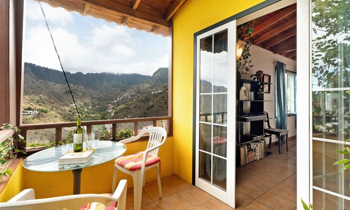 Hermigua Apartment | Apartment 'Casa Claudia' with Sea View, Private Terrace and Wi-Fi