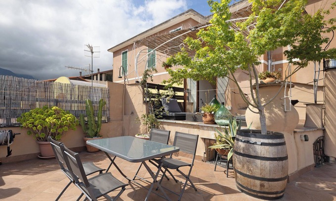 Tovo San Giacomo Apartment | Apartment 'Casa Gecko' with Mountain View, Private Terrace and Wi-Fi
