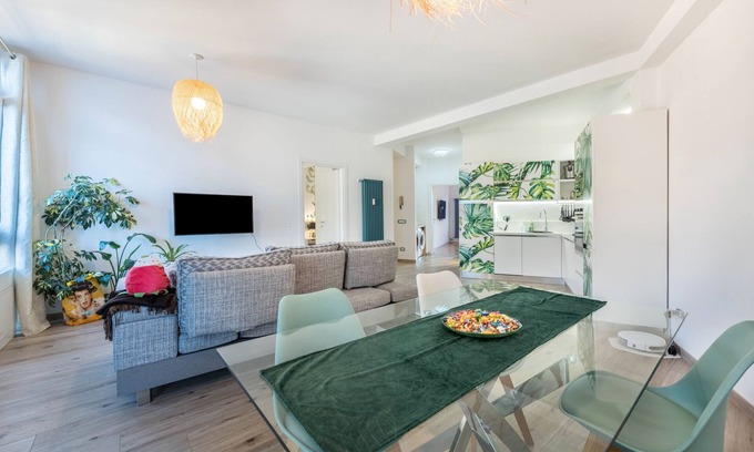 Salo Apartment | Apartment 'Center Salo' with Wi-Fi and Air Conditioning