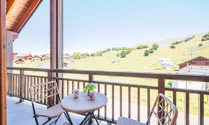 Albiez-Montrond Apartment | Apartment 'Charmant Duplex Au Pied Des Pistes' with Mountain View, Balcony and Wi-Fi