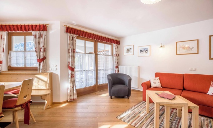 Mareo Apartment | Apartment "Ciasa Tlara Alma" Near the Ski Lift with Mountain View & Garden