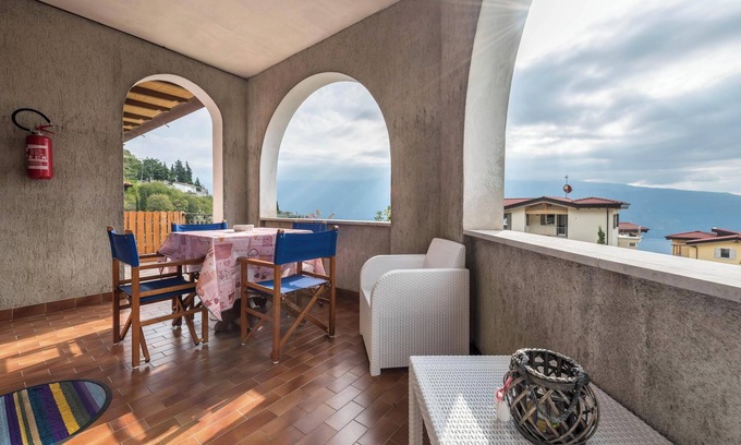 Aer Apartment | Apartment Ciliegio Casa Demonti with Mountain View, Pool, Garden & Wi-Fi