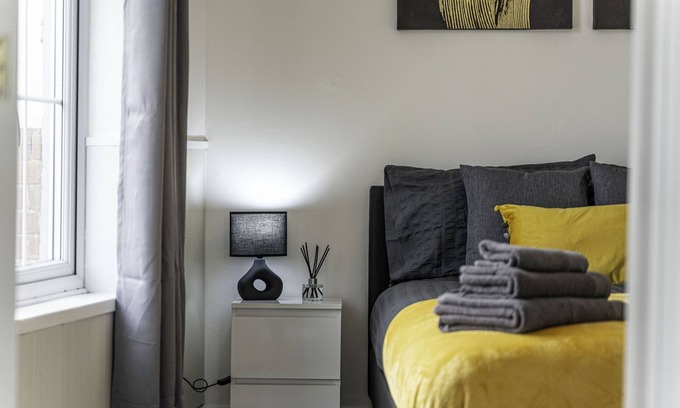 Rugby Apartment | Apartment Close to The Heart Of Rugby