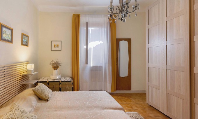 Albisano Apartment | Apartment 'Corbei' with Lake View, Shared Terrace and Wi-Fi