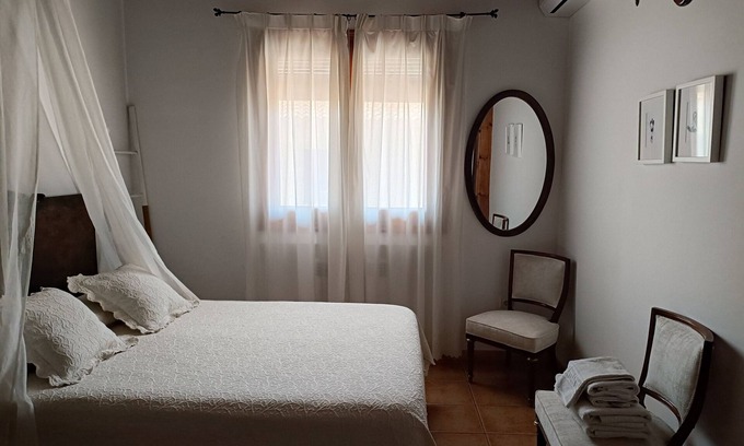 Consuegra Apartment | Apartment 'Corredor' with Shared Terrace, Wi-Fi and Air Conditioning