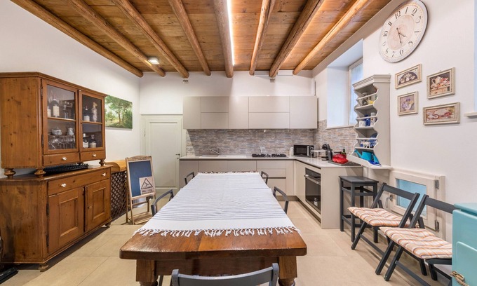 Gargagnago di Valpolicella Apartment | Apartment 'Corte Lavarini The Magic At Sight' with Private Garden, Wi-Fi and Air Conditioning
