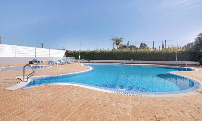 Conceicao e Cabanas de Tavira Apartment | Apartment 'Costa Cabanas 54' with Shared Pool, Shared Garden and Air Conditioning
