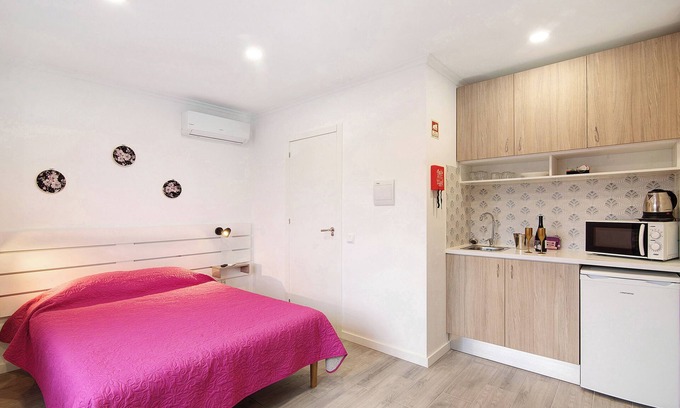 Moncarapacho e Fuseta Apartment | Apartment 'Cosy' with Shared Terrace, Wi-Fi and Air Conditioning
