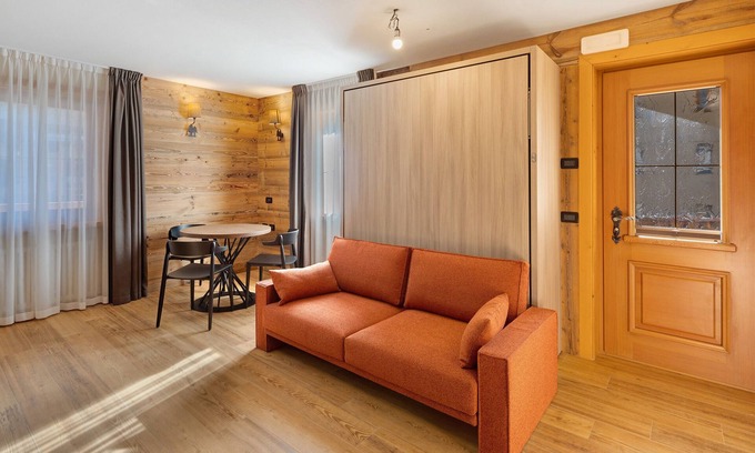San Rocco Apartment | Apartment 'Cràp de la Parè' with Mountain View, Shared Garden and Wi-Fi