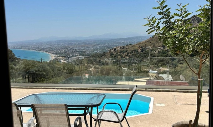 Malevizi Apartment | Apartment 'Cretelia House' with Sea View, Wi-Fi and Air Conditioning
