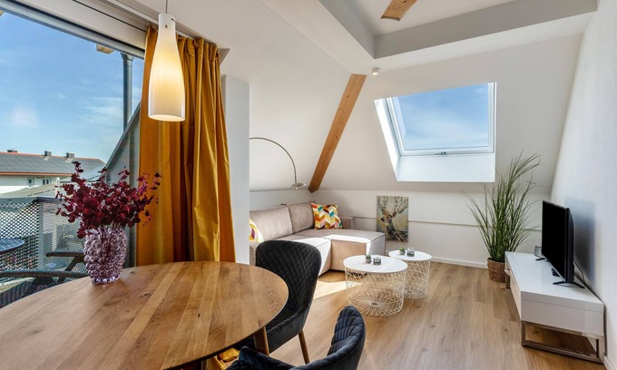 Bruckmuehl Apartment | Apartment 'Dachgeschosswohnung mit Terrasse' with Balcony and Wi-Fi