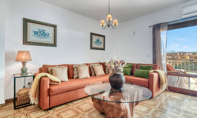Moraira Town Centre Apartment | Apartment 'De Moraira' with Sea View, Wi-Fi and Air Conditioning