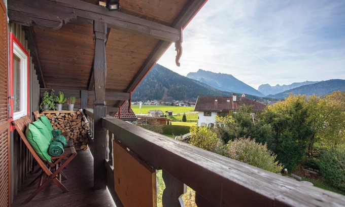 Unterschonau Apartment | Apartment 'Haus Alpenveilchen - Appartement 4' with Mountain View, Balcony and Wi-Fi