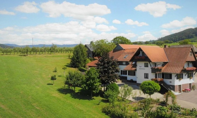 Zell am Harmersbach Apartment | Apartment on the Isenmann fruit farm