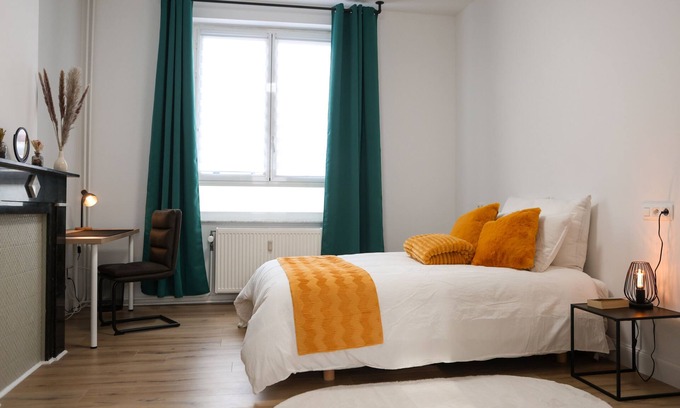 Liege Apartment | Apartment-Deluxe-Ensuite with Shower-City view