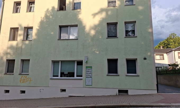 Radeberg Apartment | Apartment "Deluxe" vor den Toren Dresdens und der Oberlausitz with Terrace & Wi-Fi