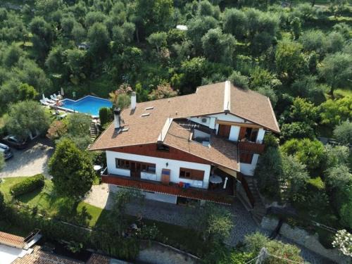 Magugnago Apartment | Apartment Delvai-3 by Interhome