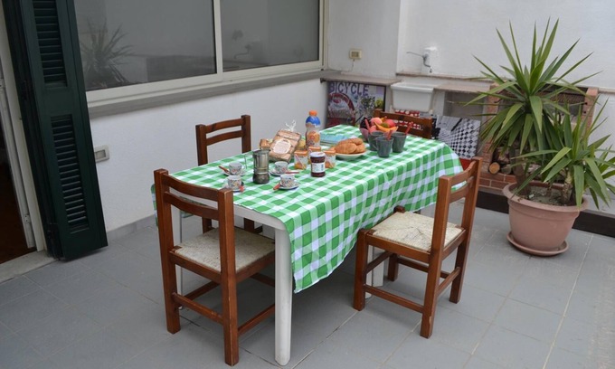 San Foca Apartment | Apartment Directly on the Beach with Air Conditioning and Terrace