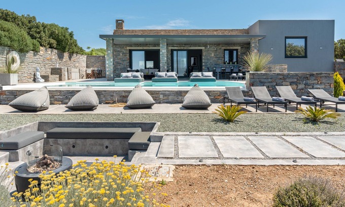 Ellinika Villa | Apartment 'Drys Il' with Sea View, Wi-Fi and Air Conditioning