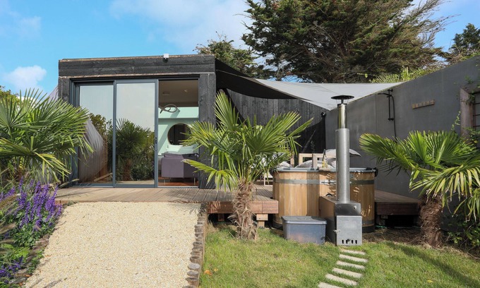 Pleneuf-Val-Andre Apartment | Apartment 'Ecolodge À 300m De La Plage' with Private Garden and Balcony