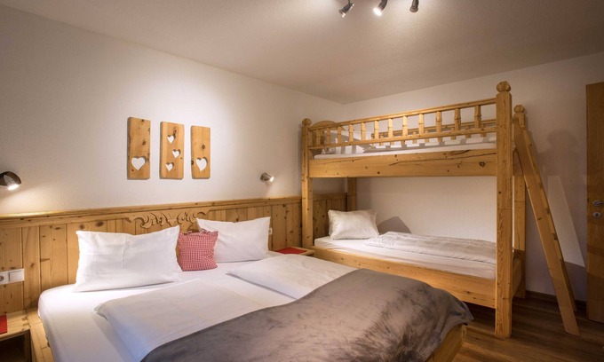 Ried im Zillertal Apartment | Apartment Edelweiss - Ferienhof Stadlpoint