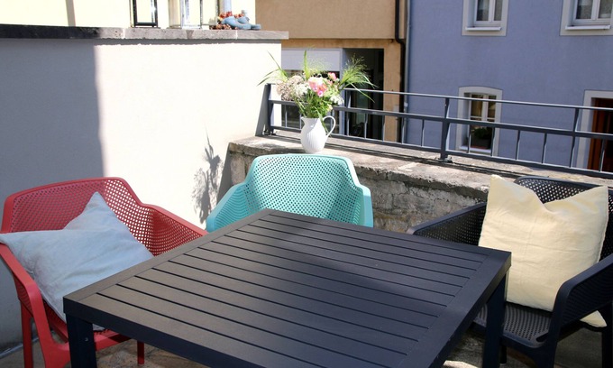 Marktbreit Apartment | Apartment "EINS" in the former inn "Zur Höll" in the romantic Marktbreit