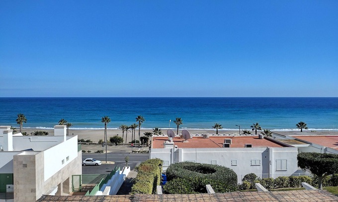 La Parata Apartment | Apartment 'El Mirador De La Mar' with Sea View, Wi-Fi and Air Conditioning