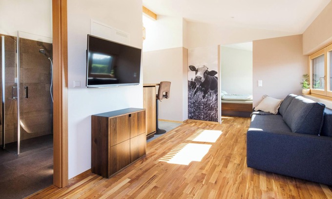 Neukirch Apartment | Apartment "Elfriede" with Terrace, Garden & Wi-Fi