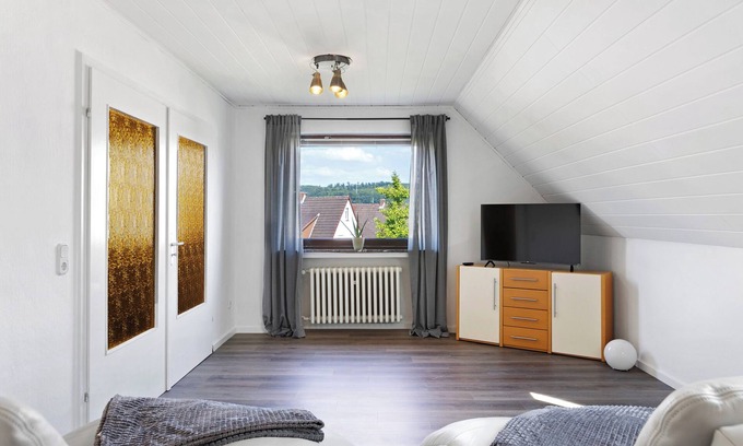 Altenbrunslar Apartment | Apartment 'En Verde' with Private Garden, Balcony and Wi-Fi