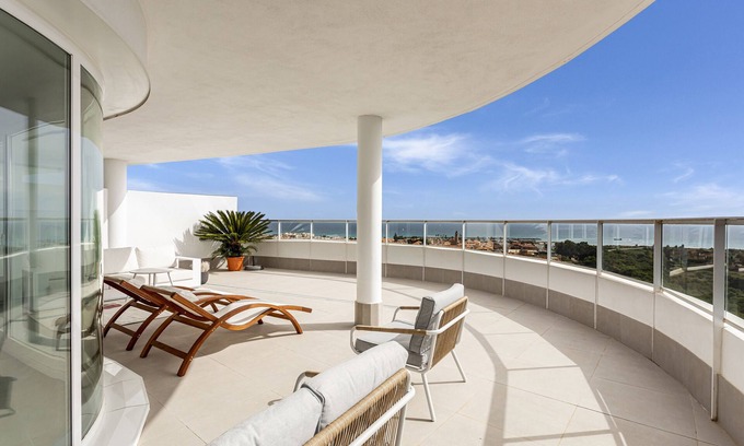 Canet de Berenguer Apartment | Apartment 'Tarongers' with Shared Pool, Wi-Fi and Air Conditioning