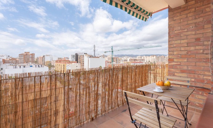 Castello de la Plana Apartment | Apartment 'Avenida Del Mar' with Mountain View, Shared Garden and Wi-Fi