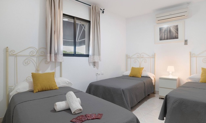 Barrio Nuevo Apartment | Apartment '106' with Wi-Fi and Air Conditioning