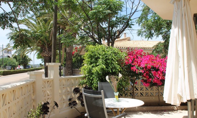 S'Illot-Cala Morlanda Apartment | Apartment in the coastal town of Sillot, close to the beach