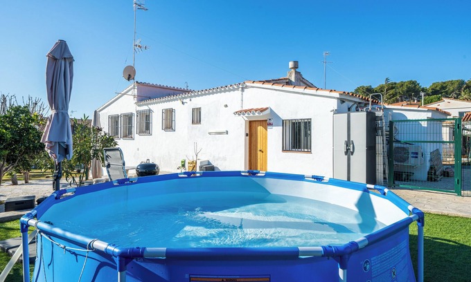 Segur de Calafell Apartment | Apartment "Escapada de Ciudad al Aire Libre" with Pool & Wi-Fi