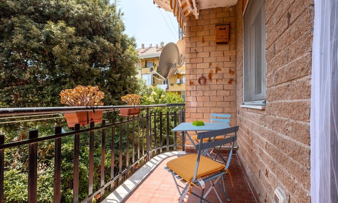 Orbetello Apartment | Apartment 'Fenicotteri' with Balcony and Wi-Fi