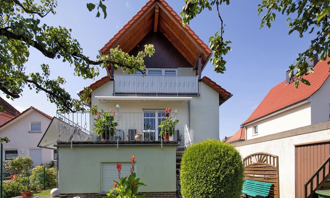 Lauterbach Apartment | Apartment 'Ferienwohnung Vierheller' with Balcony and Wi-Fi